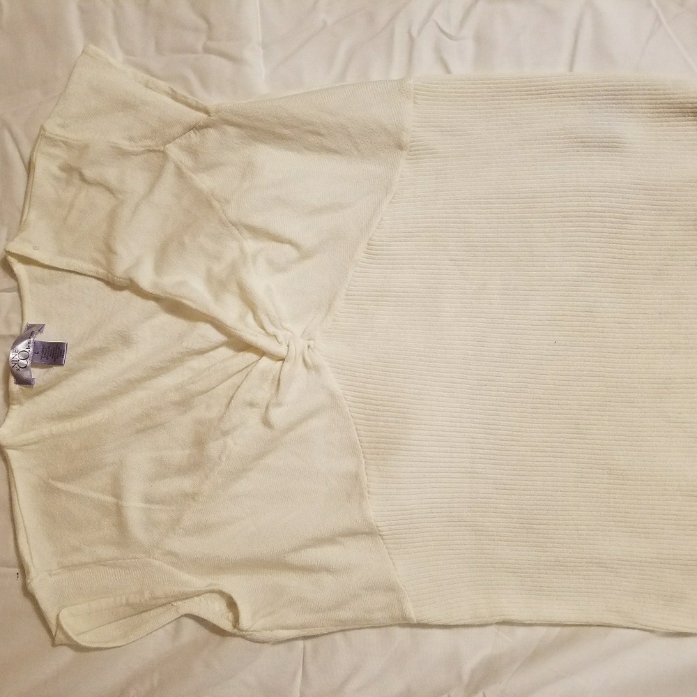 Nine & Co sleeveless knit shirt